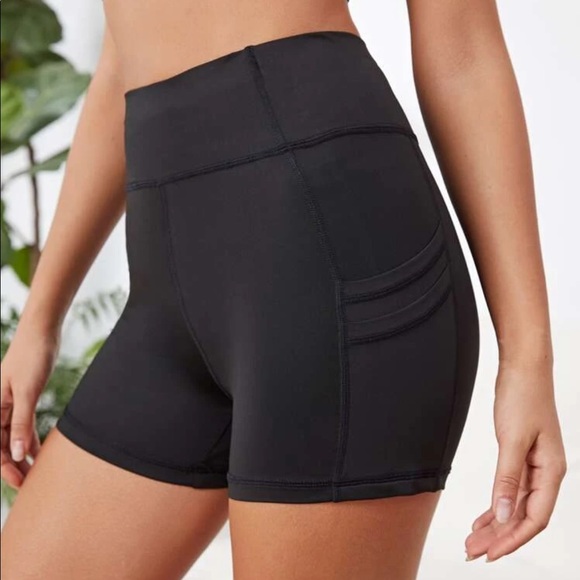 SHEIN Black Biker Shorts with Pockets - Picture 5 of 9